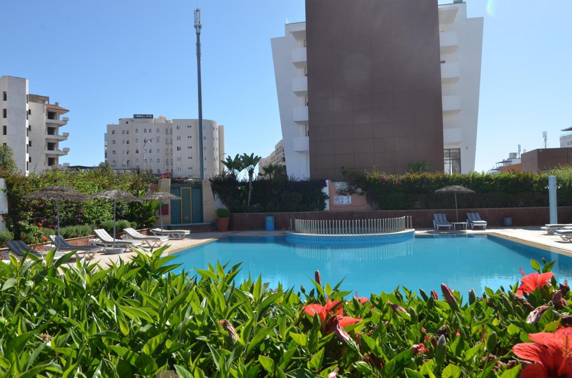 Intouriste Aparthotel 4*