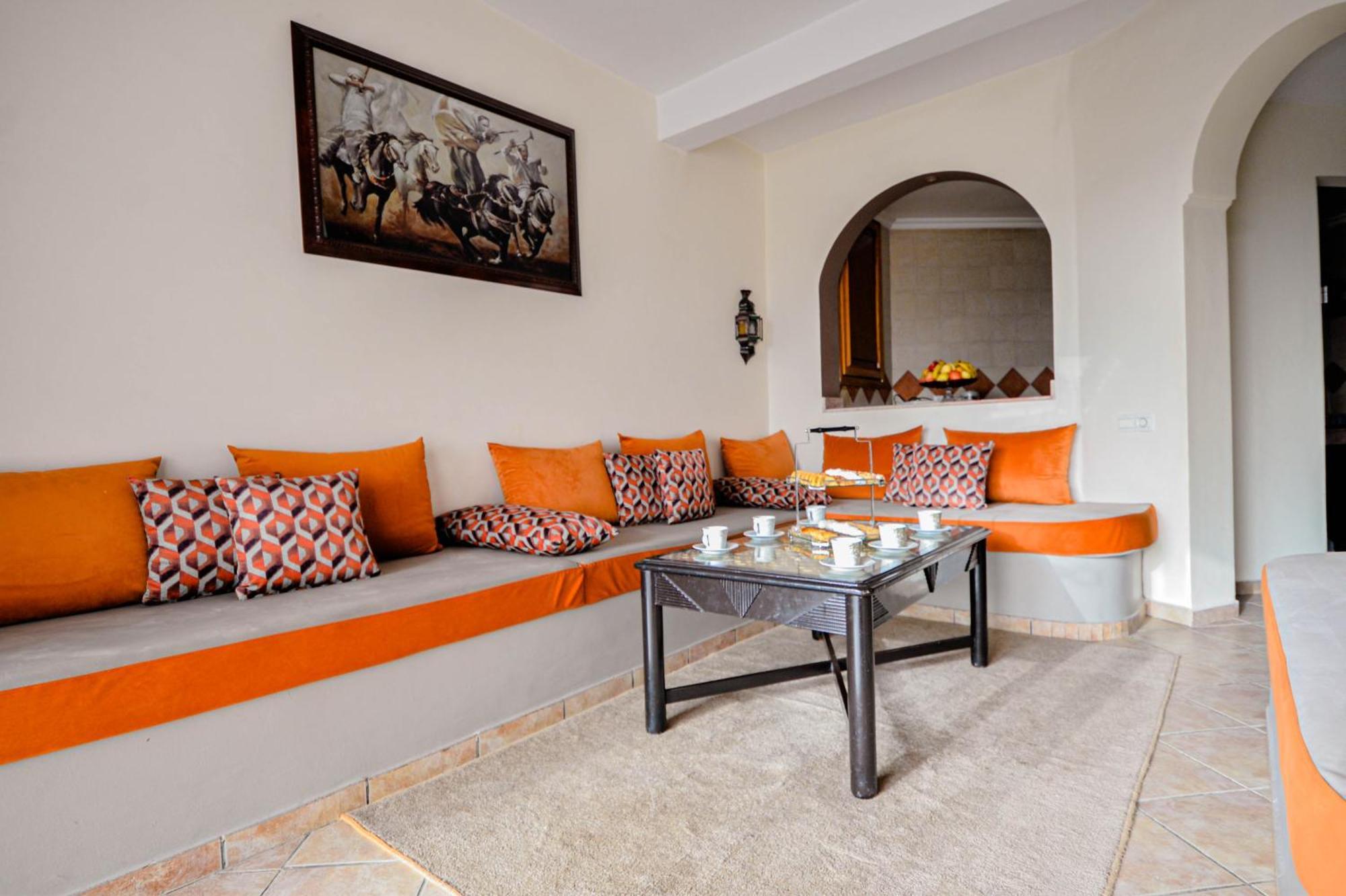 Intouriste Apart-hotel 4*